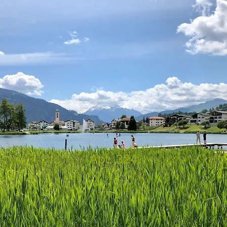 I På 72 M². Soveværelser: 1. Private Badeværelser: 2. Lejlighed Laax